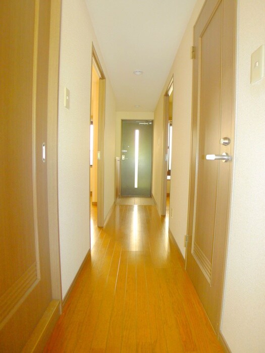 物件内観写真13　(廊下)