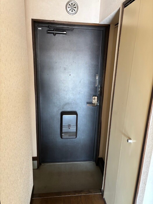 物件内観写真17　(玄関)