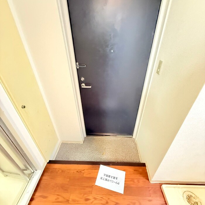 物件内観写真17　(玄関)