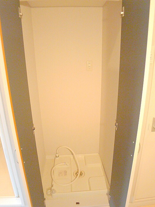 物件内観写真13　(洗濯機置場)