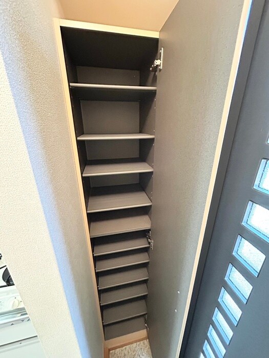 物件内観写真5　(靴箱)