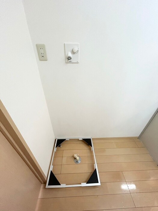 物件内観写真14　(洗濯機置場)