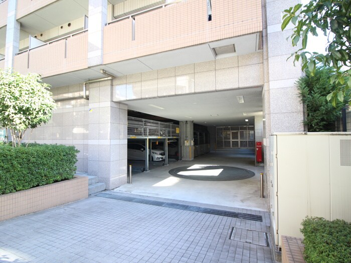 物件外観写真6　(駐車場)