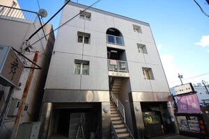 保高ビル外観写真