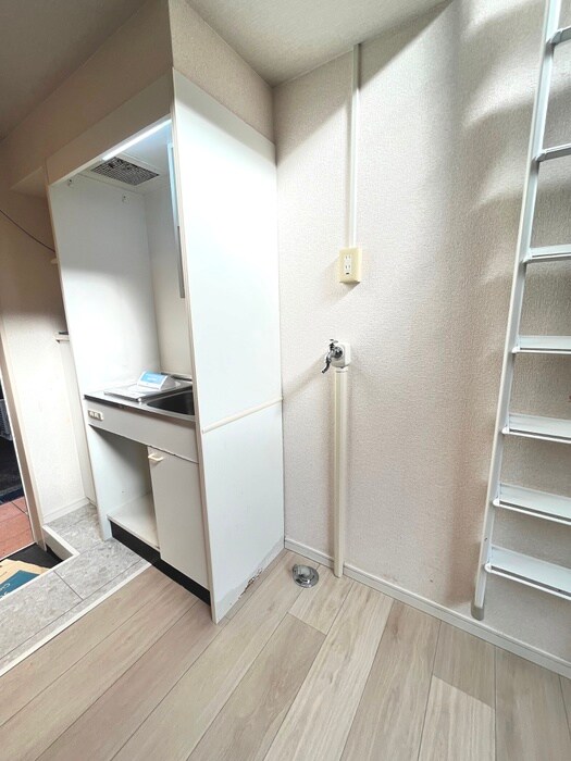 物件内観写真13　(洗濯機置場)