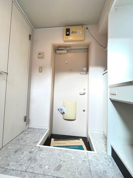 物件内観写真15　(玄関)