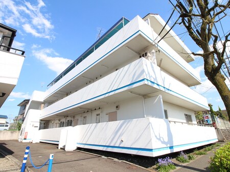 山根マンション外観写真