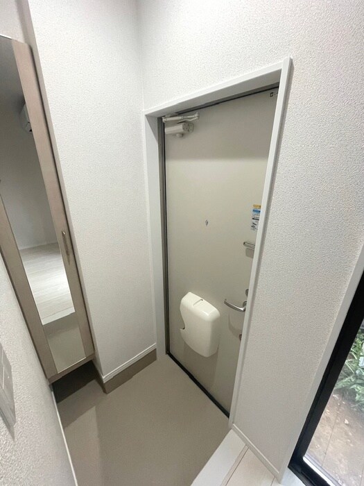 物件内観写真6　(玄関)