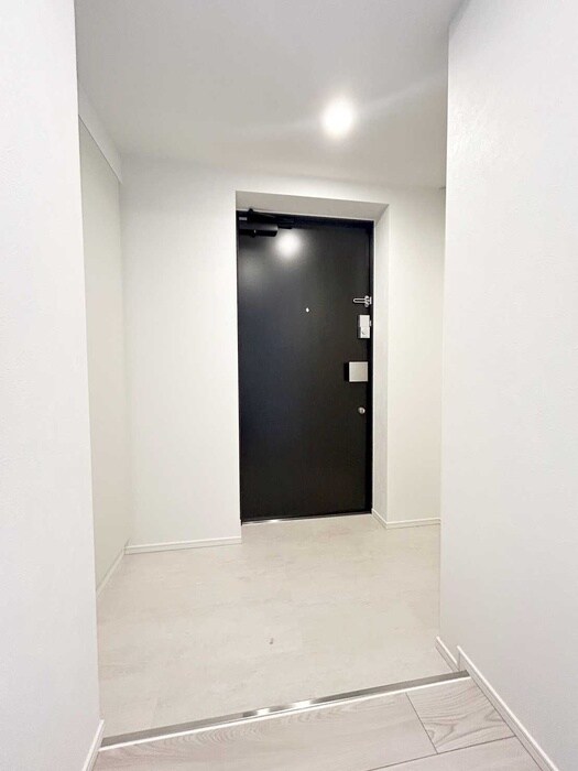 物件内観写真7　(玄関)