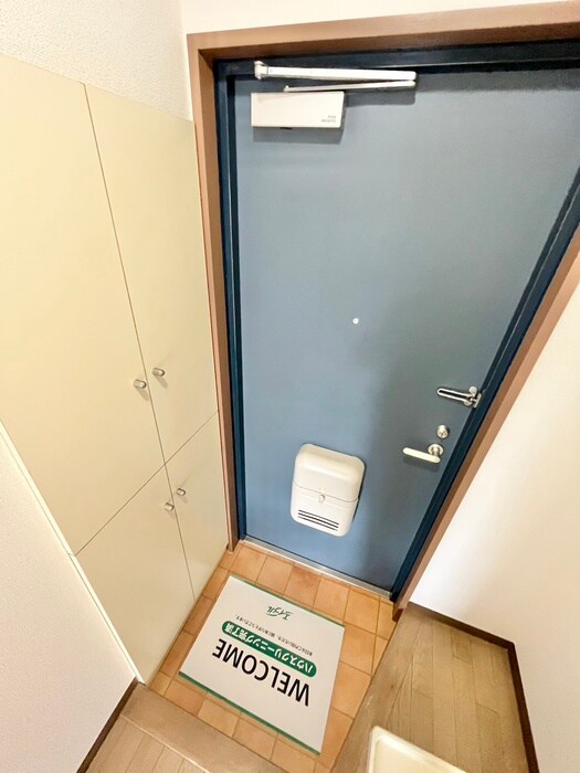 物件内観写真6　(玄関)
