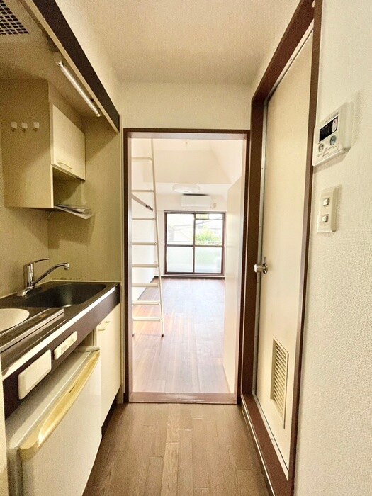 物件内観写真16　(廊下)