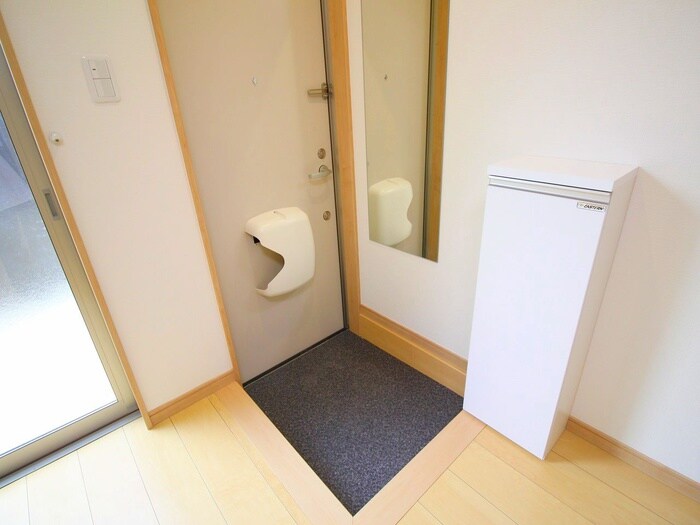 物件内観写真16　(玄関)