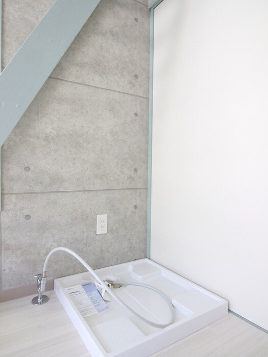 物件内観写真13　(洗濯機置場)