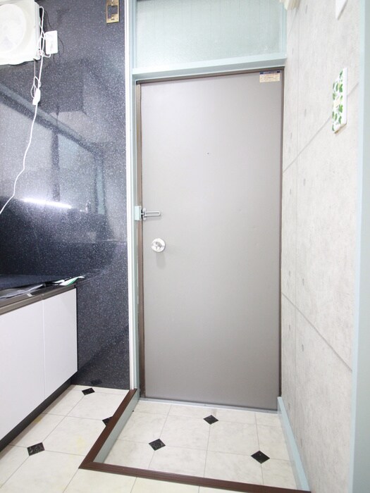 物件内観写真15　(玄関)