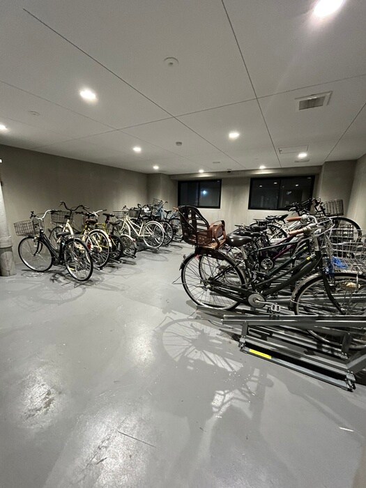 物件外観写真4　(駐輪場)