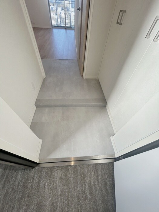 物件内観写真7　(玄関)