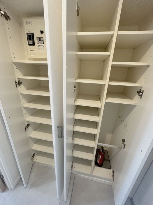 物件内観写真8　(靴箱)