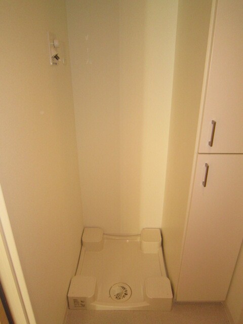 物件内観写真14　(洗濯機置場)