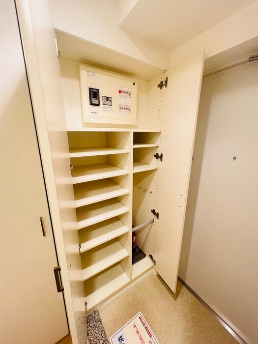 物件内観写真18　(靴箱)