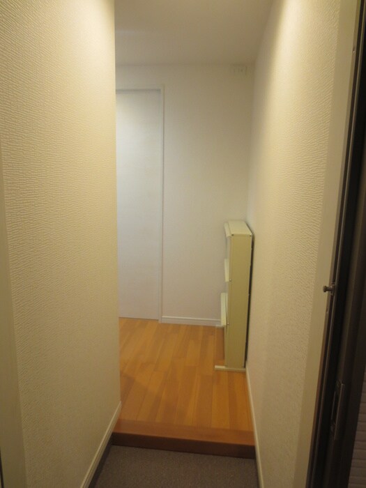 物件内観写真16　(玄関)