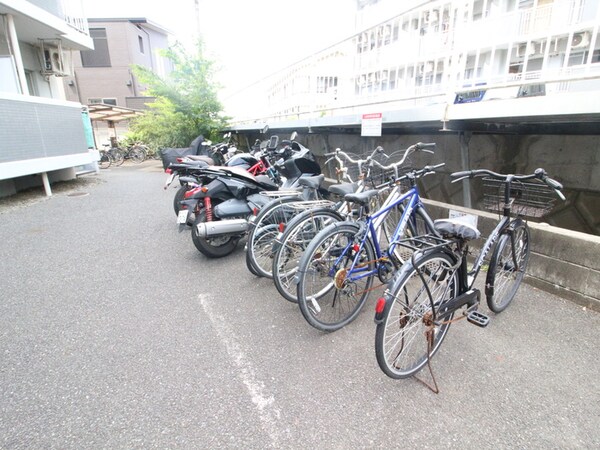 バイク置き場