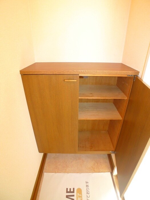 物件内観写真5　(靴箱)