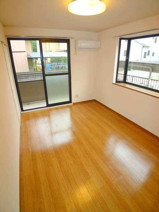 物件内観写真10　(室内からの展望)