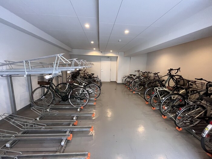 物件外観写真3　(駐輪場)