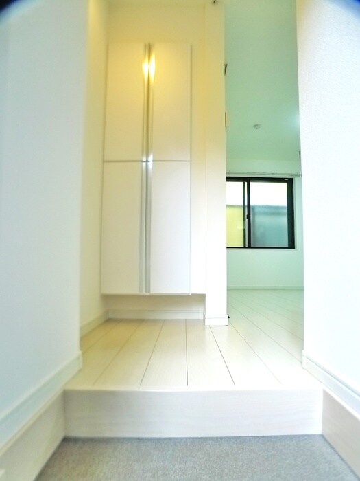 物件内観写真7　(玄関)