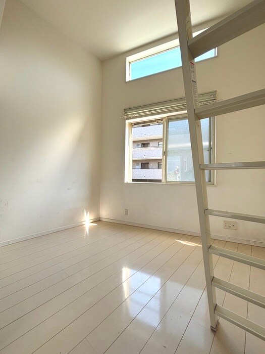 物件内観写真9　(居室)