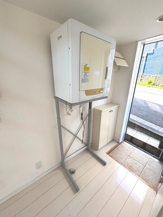 物件内観写真12　(洗濯機置場)