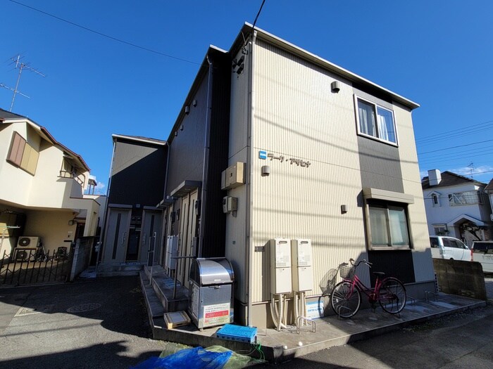 物件外観写真6　(エントランス部分)