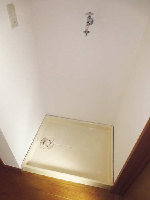 物件内観写真14　(洗濯機置場)