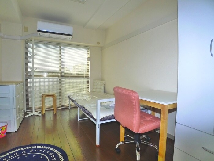 物件内観写真7　(室内からの展望)