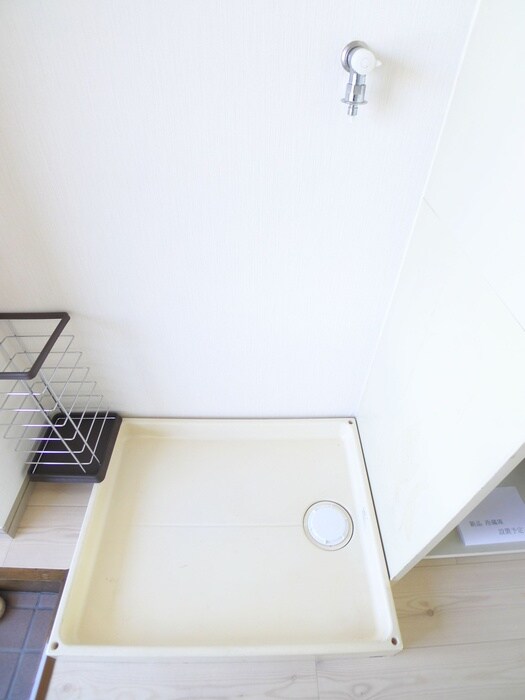 物件内観写真14　(洗濯機置場)