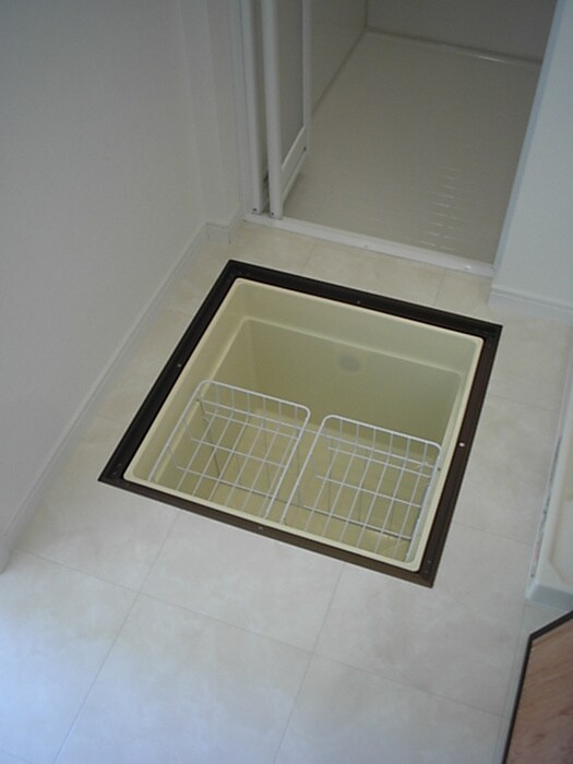 物件内観写真12　(収納)