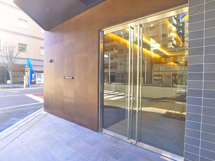 物件外観写真4　(エントランス部分)