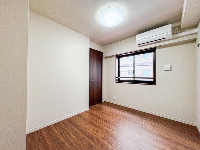 物件内観写真10　(居室)