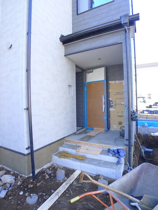 物件外観写真6　(エントランス部分)