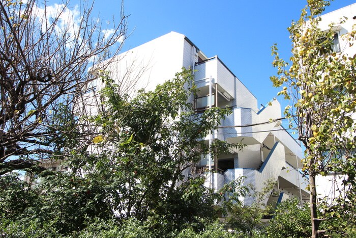 高峰コーポⅢの物件外観写真