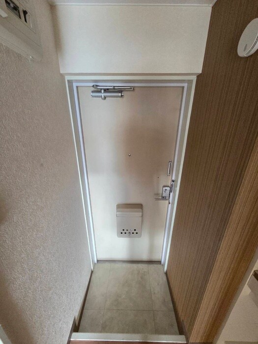 物件内観写真7　(玄関)