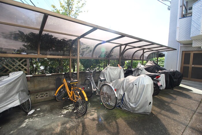 物件外観写真3　(駐輪場)