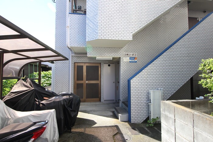 物件外観写真6　(エントランス部分)