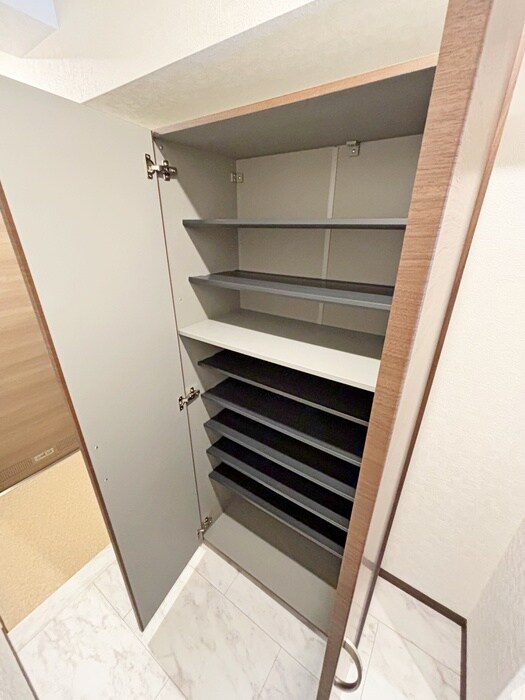 物件内観写真19　(靴箱)