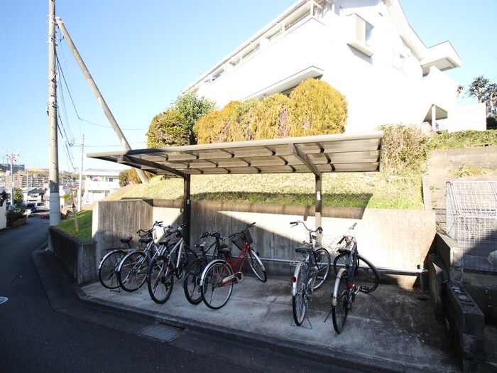 物件外観写真6　(駐輪場)