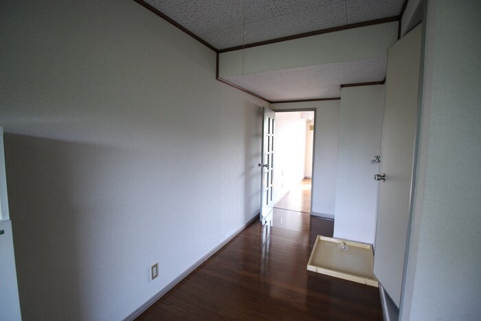 物件内観写真14　(洗濯機置場)