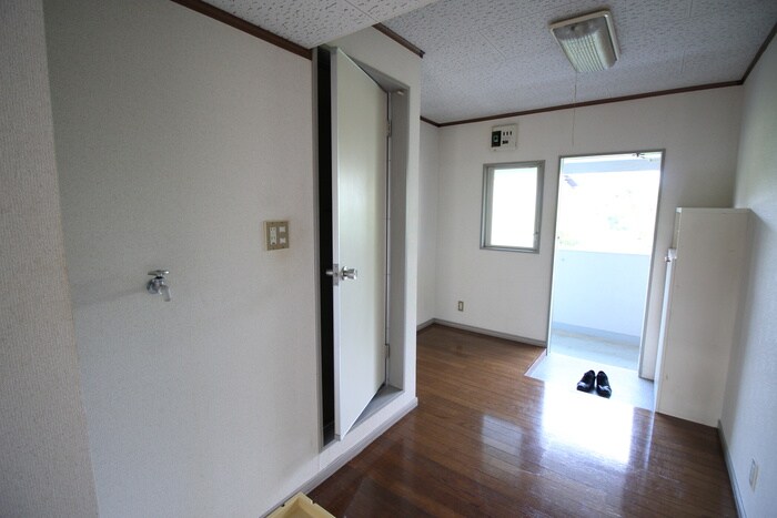 物件内観写真16　(玄関)