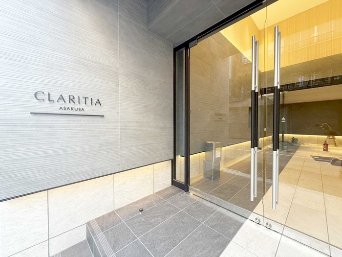 クラリティア浅草のエントランス部分