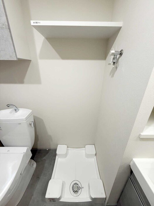 物件内観写真12　(洗濯機置場)