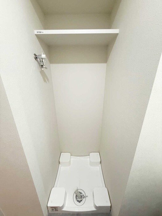 物件内観写真12　(洗濯機置場)